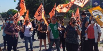 Trabajadores de la salud exigen un salario básico de $ 119.000