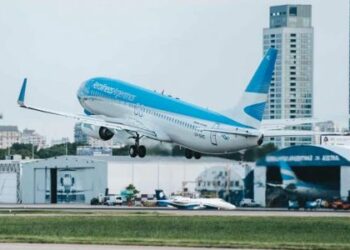 El Gobierno restringe los viajes por misiones oficiales para «racionalizar el gasto público»