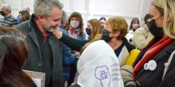 Entregaron legajos de desaparecidos a sus familias en Villa María