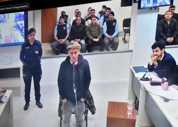 El oficial Alarcón confesó que el arma plantada era suya