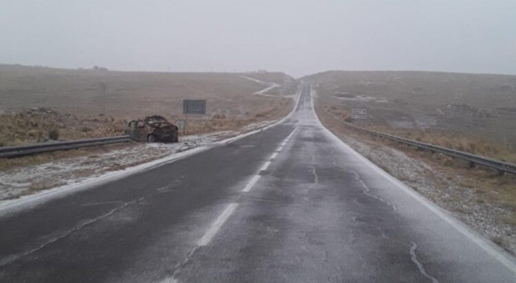 Intensa nevada en el Camino de las Altas Cumbres: se recomienda circular con precaución