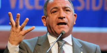 Luis Juez: «Lo de la Corte es parte de la agenda de Cristina»