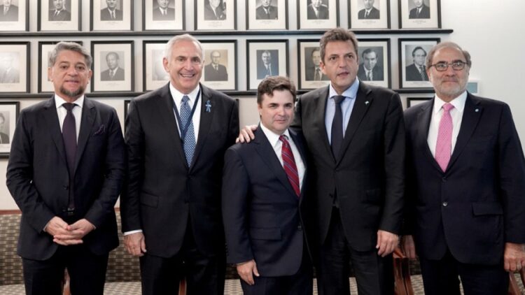 Massa comenzó su agenda de reuniones en la visita oficial a Estados Unidos