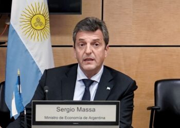 Massa se reúne con un asesor del Tesoro y la directora del FMI en el cierre de su gira