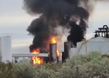 La explosión de un tanque en una refinería de Plaza Huincul dejó como saldo al menos tres muertos