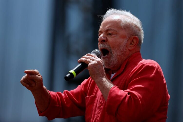 Lula apuesta por el "voto útil" y el de los trabajadores a una semana de las elecciones en Brasil