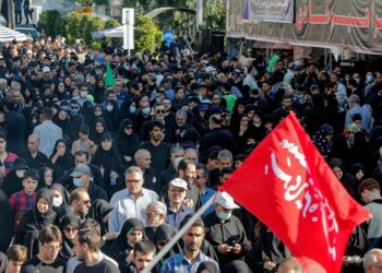 Las protestas por la muerte de una mujer detenida por la policía moral deja tres muertos