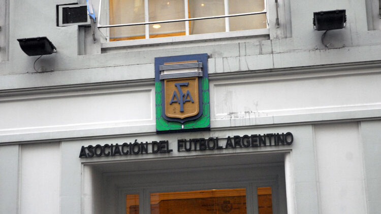 Por el ataque a CFK, AFA suspendió todos los partidos de este viernes