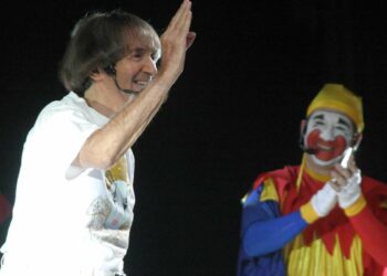 El emotivo homenaje de Piñón Fijo a Carlitos Balá: “Mi guía, sos la huella en mi camino»