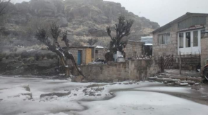 Volvió a nevar en las Altas Cumbres y la Caminera recomienda circular con precaución Volvió a nevar en las Altas Cumbres y la Caminera recomienda circular con precaución