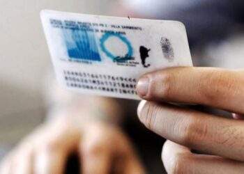 La Justicia autorizó inscribir a un joven con el apellido materno primero y el paterno después