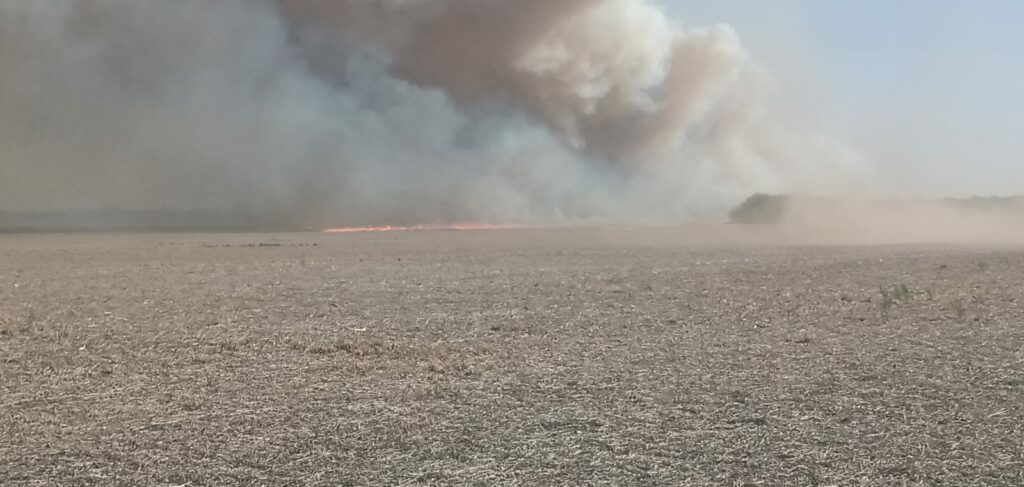 Bomberos combaten incendios en Huerta Grande y Altos Fierros
