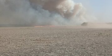Bomberos combaten incendios en Huerta Grande y Altos Fierros