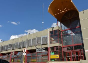 Tras intentar impedir un robo, una policía le disparó a un vecino y ahora está imputada