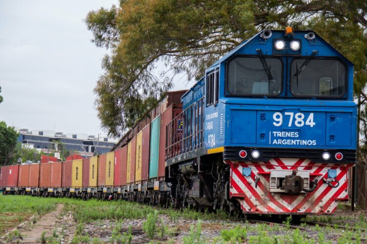 Vuelven al ruedo los trenes de cargas entre Argentina y Paraguay