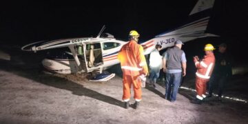 Una avioneta tripulada por varias personas perdió el control y debió aterrizar de emergencia