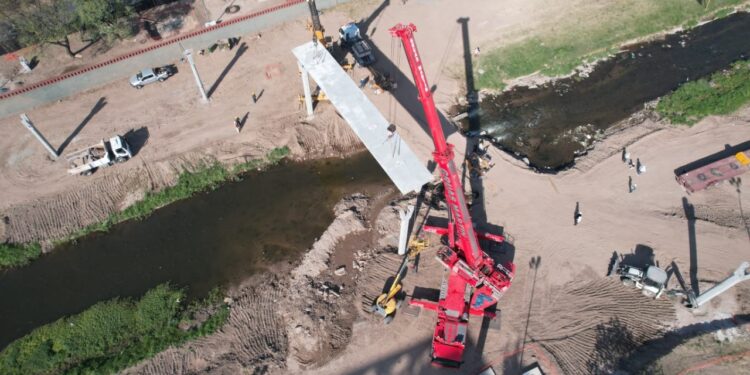 Así luce la ciclovía en altura tras la colocación del primer tramo de hormigón