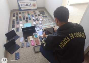 Desarticularon un laboratorio de desbloqueo ilícito de iPhones y hay un detenido