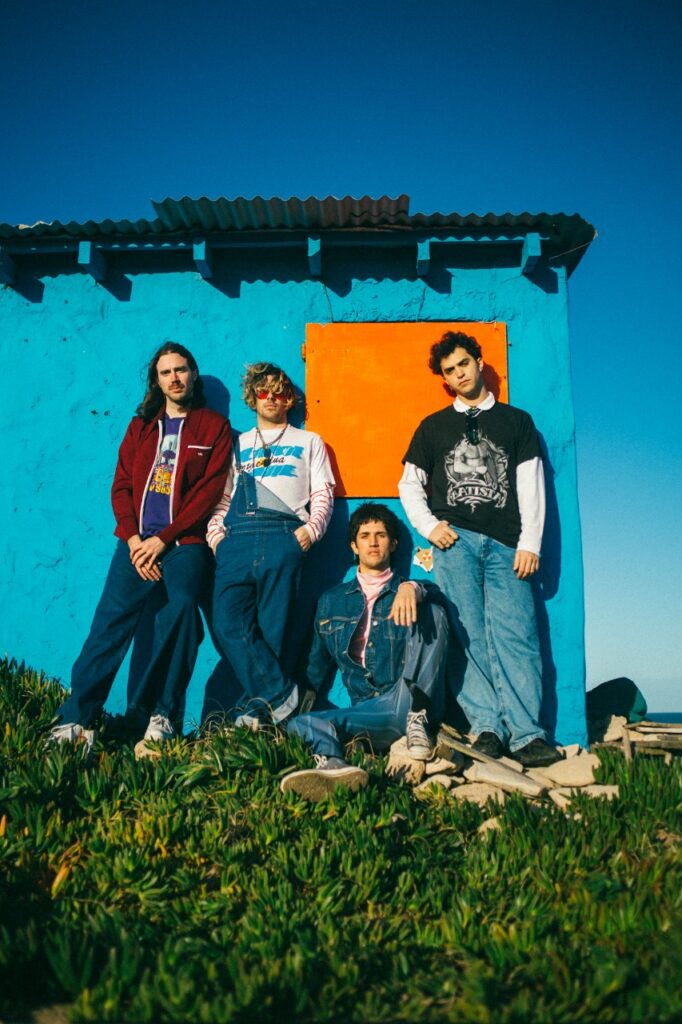 “Levitando Lento”, el último lanzamiento de Silvestre y la Naranja