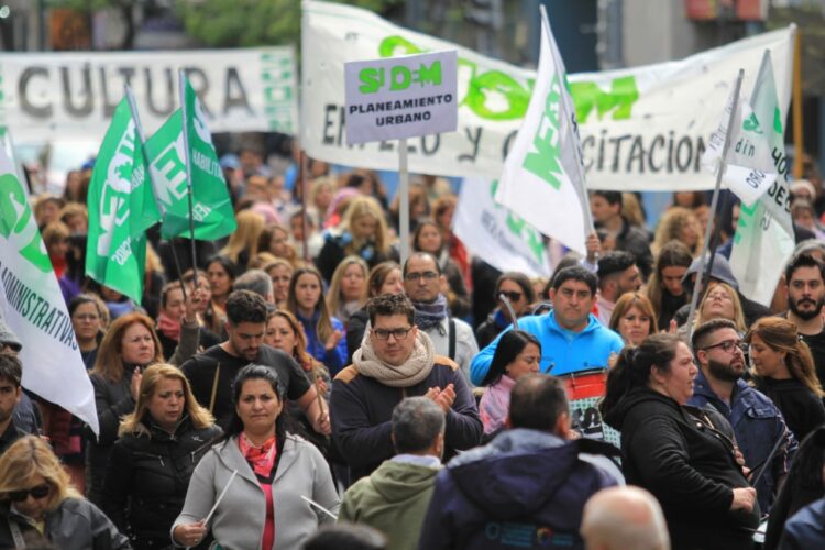 Por la falta de paritarias, el Suoem se movilizó en el Centro