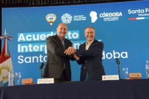 Schiaretti y Perotti llamaron a licitación para iniciar el acueducto interprovincial