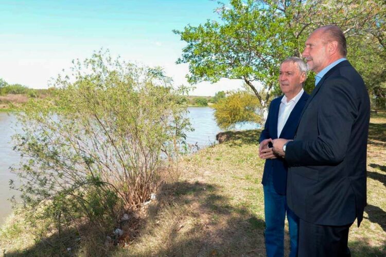 Schiaretti y Perotti llamaron a licitación para iniciar el acueducto interprovincial