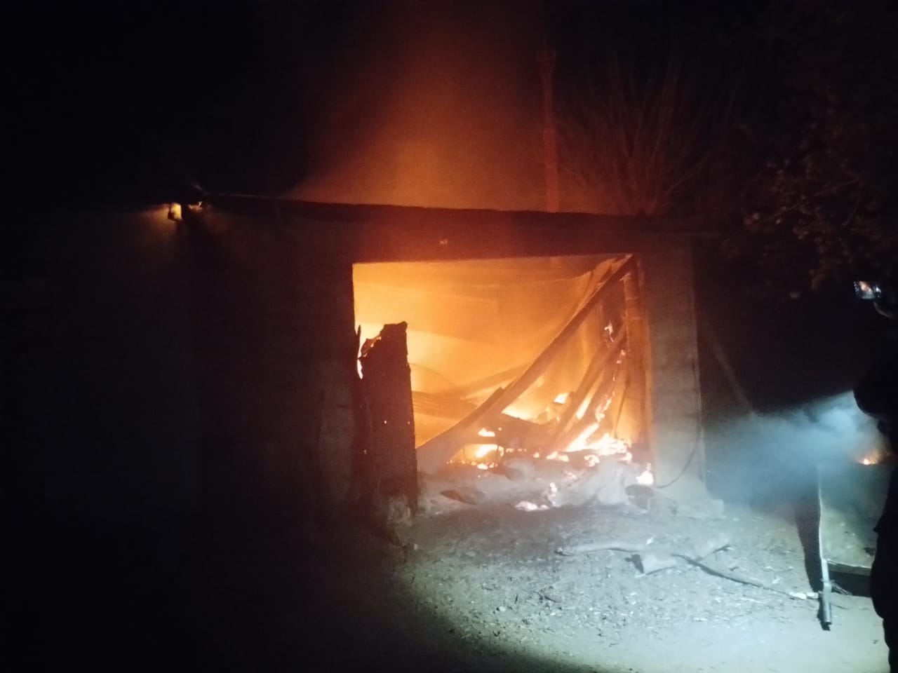 La caída de un rayo desató un incendio en un hogar del departamento Minas La caída de un rayo desató un incendio en un hogar del departamento Minas