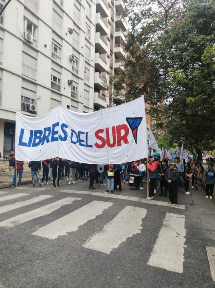 Organizaciones sociales inician un acampe por 48 horas en el centro cordobés