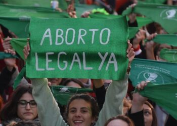 Advierten en Córdoba por la falta de cumplimiento de la ley de aborto