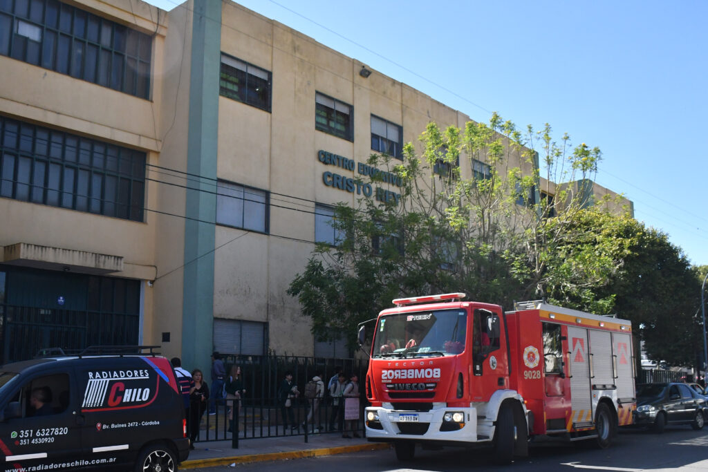 Ocho alumnos del Cristo Rey resultaron quemados mientras realizaban un experimento químico