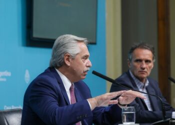 Fernández anuló «contratos distorsivos» firmados por Macri en dos autopistas e irá a la Justicia