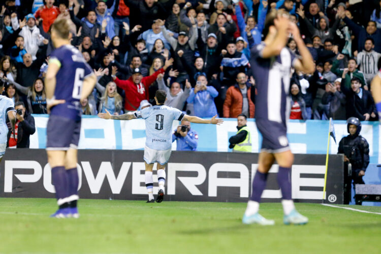 Belgrano goleó a Tristán Suárez y quedó muy cerca del ascenso