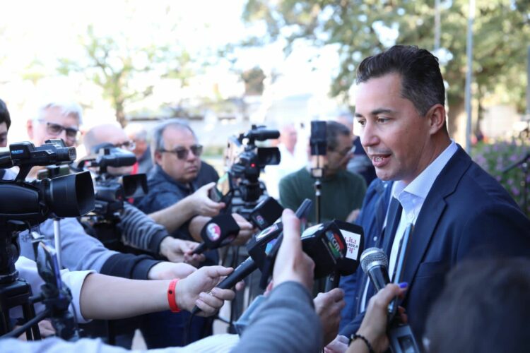 Libertad de expresión: para Calvo "hay que fortalecerla, no regularla"