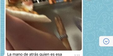 Le pidió a su novio que le mande una foto y explotó de celos tras confundir el brazo de una chica con un insólito objeto