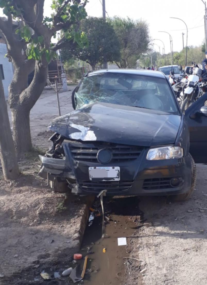 Robó un taxi, intentó escapar y ocasionó un impresionante choque contra otro auto Robó un taxi, intentó escapar y ocasionó un impresionante choque contra otro auto