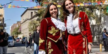 Con comida y música en vivo, se realiza hoy la segunda edición de “Colectividades en tu barrio”