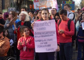 Masivo reclamo contra ajustes en atención de discapacidades