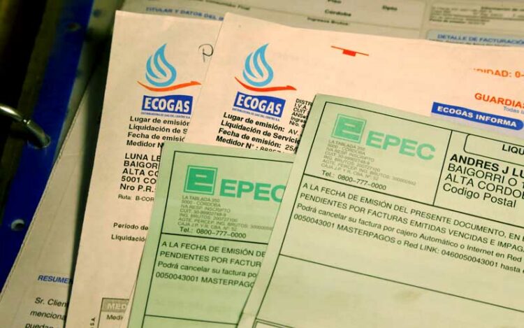 Los beneficiarios de luz y gas deberán figurar en el Rase