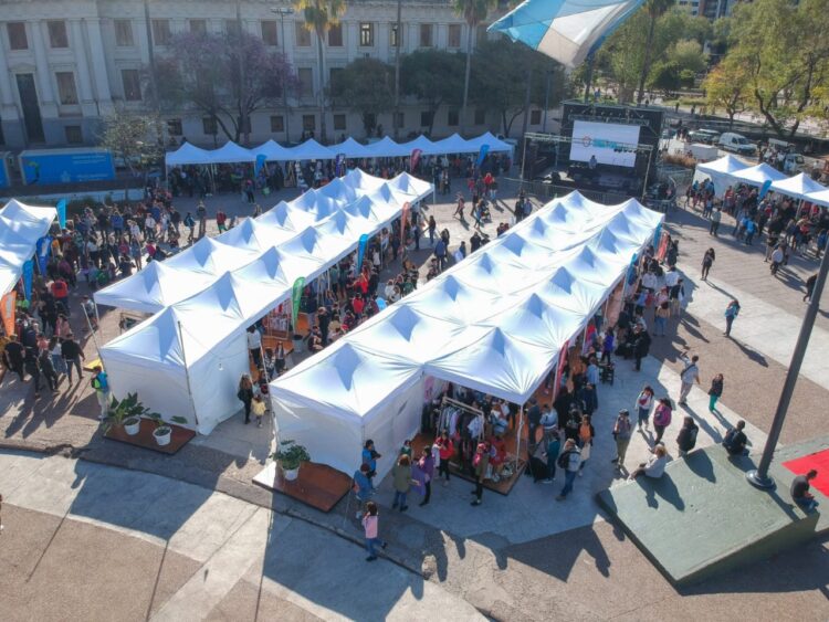Feriantes de la economía social estarán hoy en el Parque de Las Tejas
