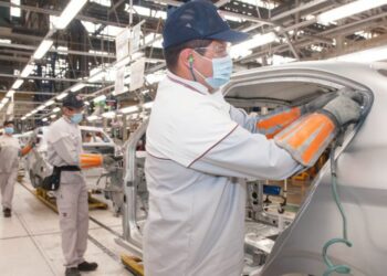 Fiat sumó un turno con 80 operarios para aumentar sus exportaciones hacia Brasil