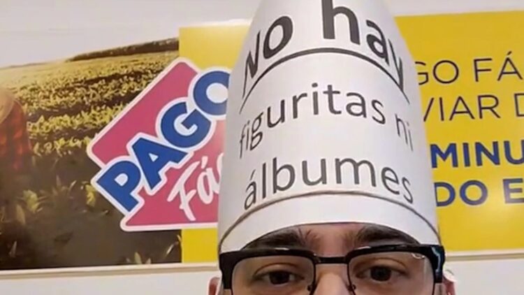 Un comerciante se cansó de que le pregunten por las figuritas del mundial y tomó una drástica decisión