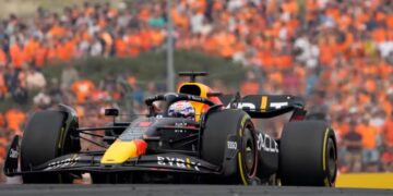 Verstappen ganó y se consolida como líder