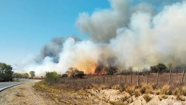 Se registró un nuevo foco de incendios a la vera de la Autopista Córdoba-Carlos Paz