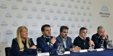 Dirigentes de la oposición repudiaron ataque contra Cristina Fernández de Kirchner