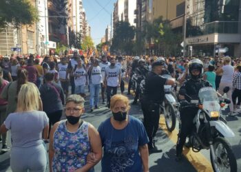 Legisladores de Juntos UCR presentaron un proyecto para regular las manifestaciones