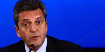 Massa parte a Estados Unidos en busca de inversiones