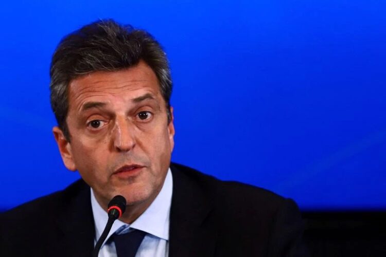 Massa parte a Estados Unidos en busca de inversiones
