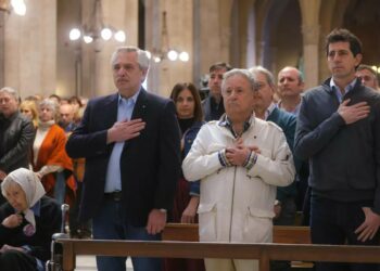 Sin la presencia de la oposición, la iglesia convocó al diálogo en la misa de Luján