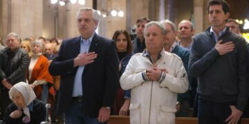 Sin la presencia de la oposición, la iglesia convocó al diálogo en la misa de Luján