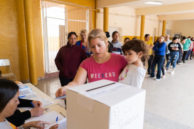 Más de 68.000 vecinos eligieron a sus autoridades en los barrios